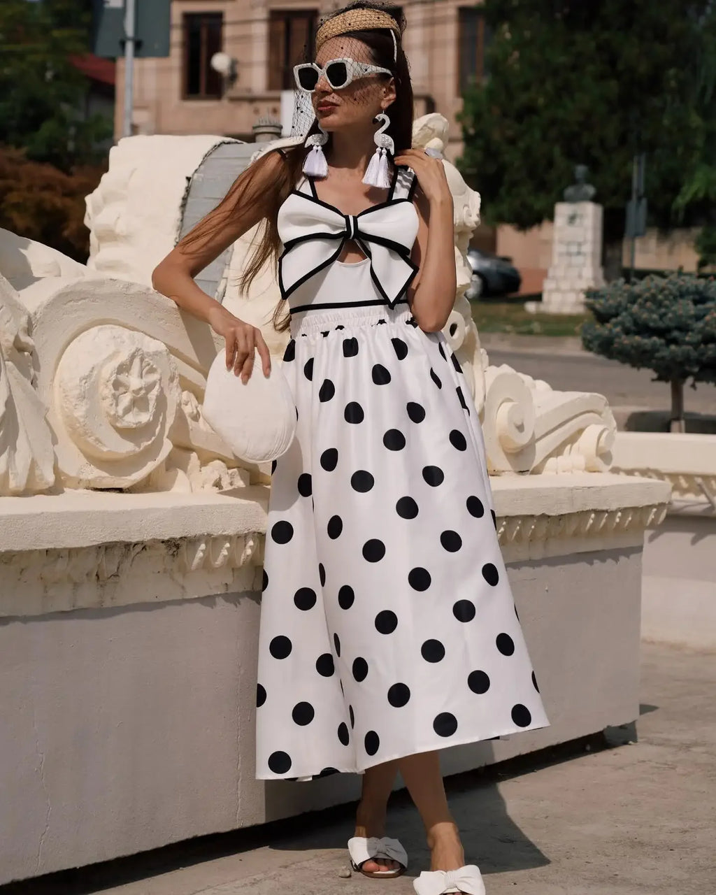 3D Bow-Tie Decor Swimsuit - Black and White Beachwear