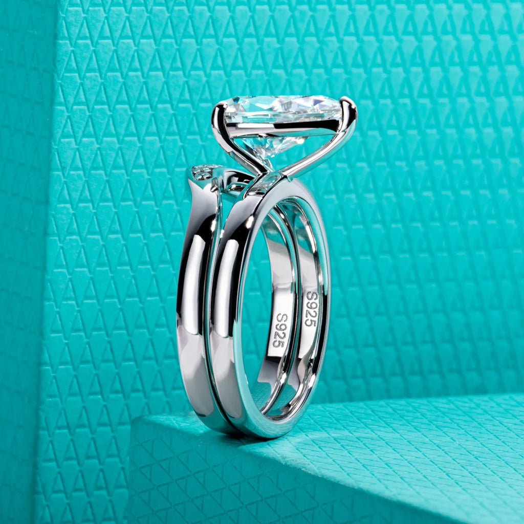 3ct Pear Cut D-Color Moissanite Bridal Ring Set - 925 Sterling Silver