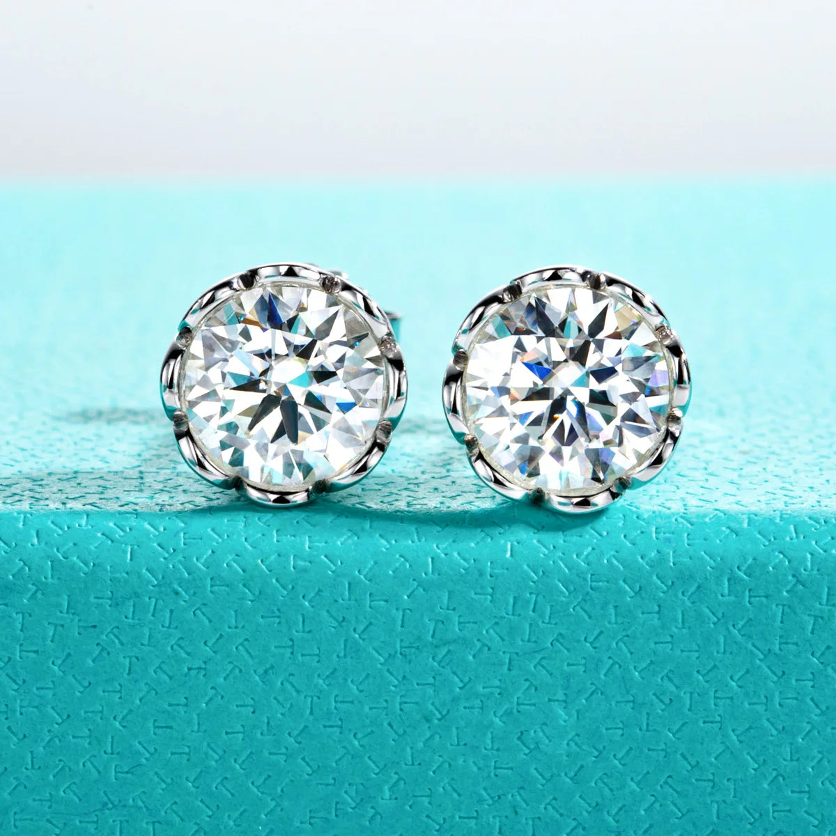 D-Color VVS1 Moissanite Stud Earrings - 925 Sterling Silver