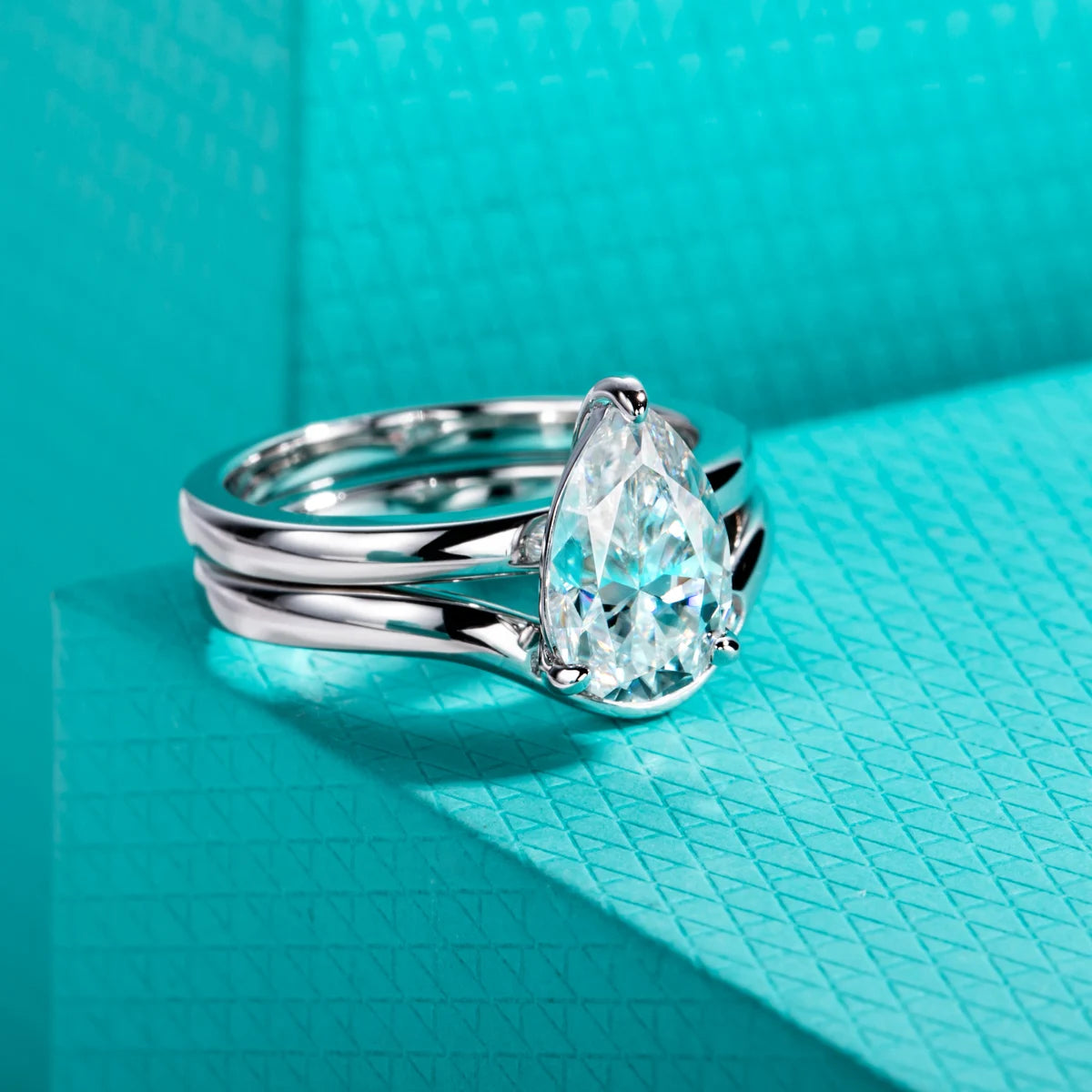 3ct Pear Cut D-Color Moissanite Bridal Ring Set - 925 Sterling Silver